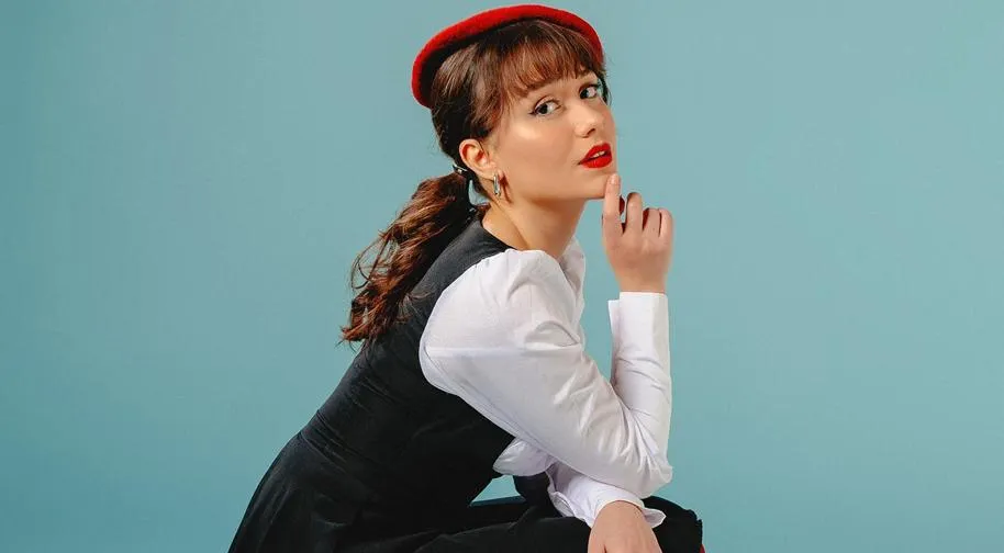 Ayça Özefe